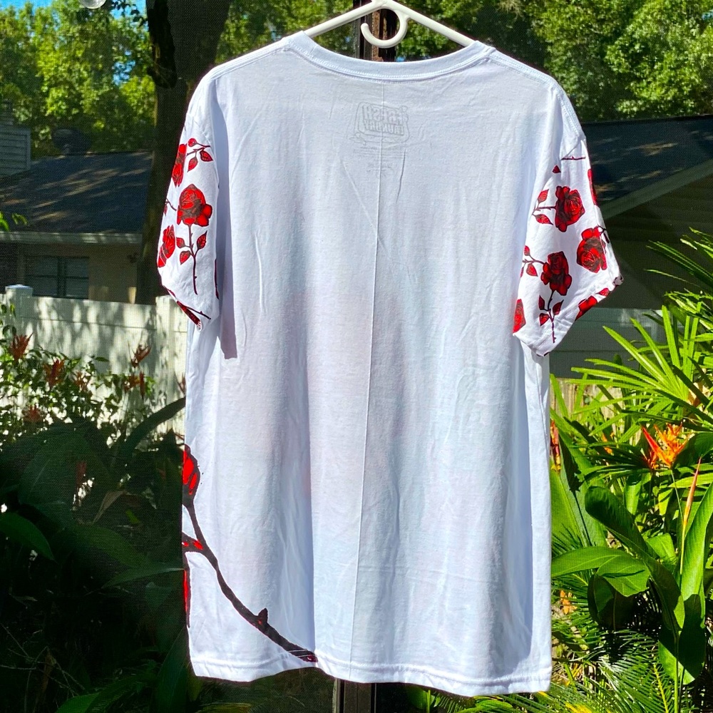 Fresh Laundry Tee - Always Fresh with Roses! NWT!!! - Picture 2 of 7